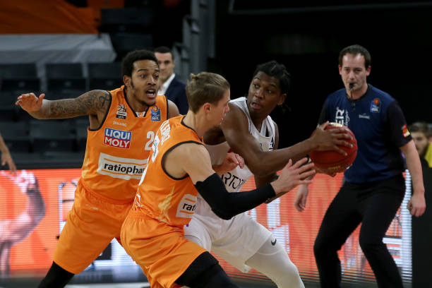 足的中国男 足的中国男